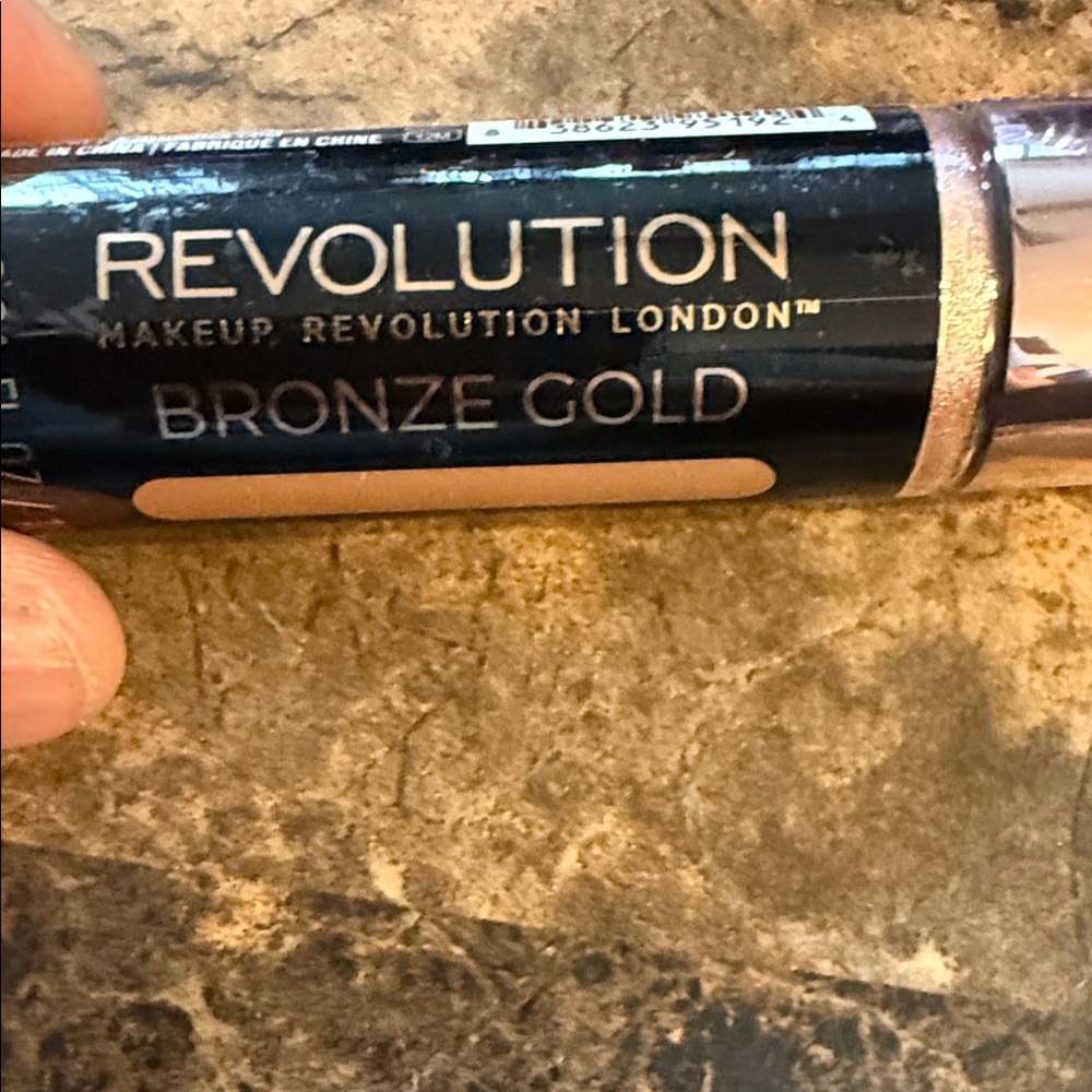 Revolution Bronze Gold Contour Stick
